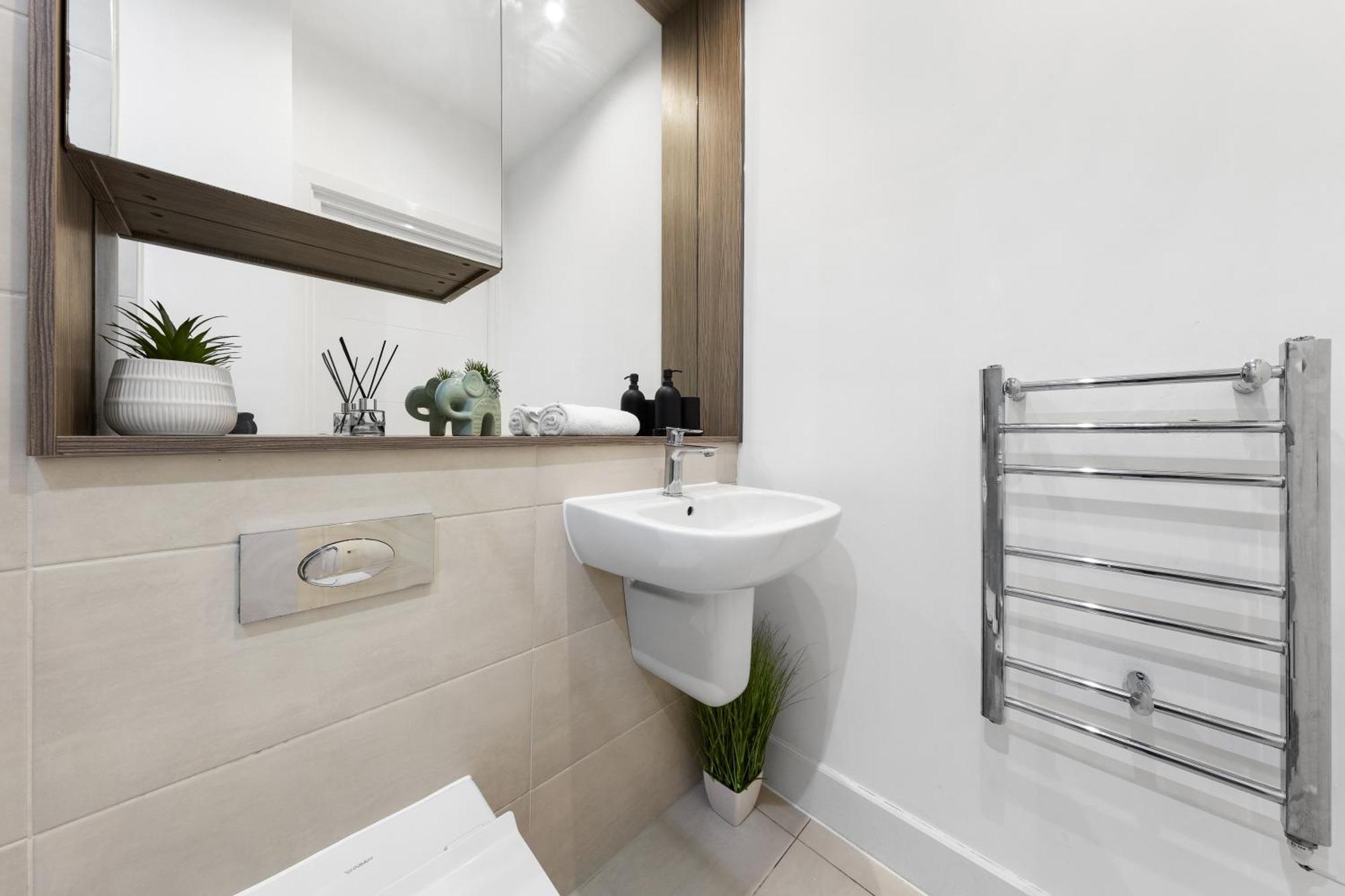Modern One Bedroom Flat - Sleeps 5 -Near Heathrow - London Ub3 Exteriér fotografie